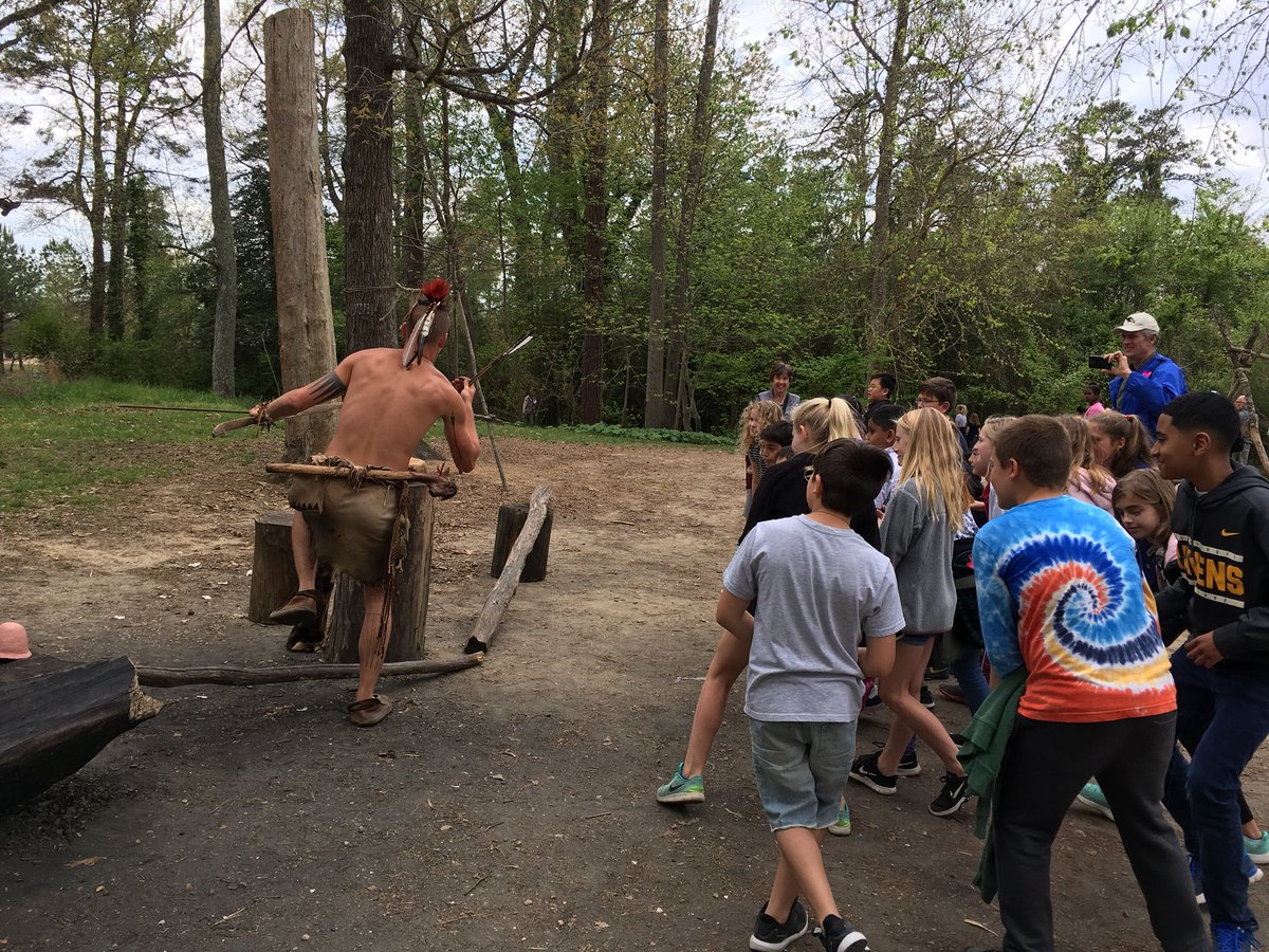 CounselTheRaven's tweet photo. Pretty special feeling when your tour guide gives the best compliment to your group for “bringing her tremendous joy in how engaged and polite they are.”  Proud of our 5th grade Ravens! On to Williamsburg! #WhyRavenscroft #huzzah! https://t.co/T9WFIDOVnG