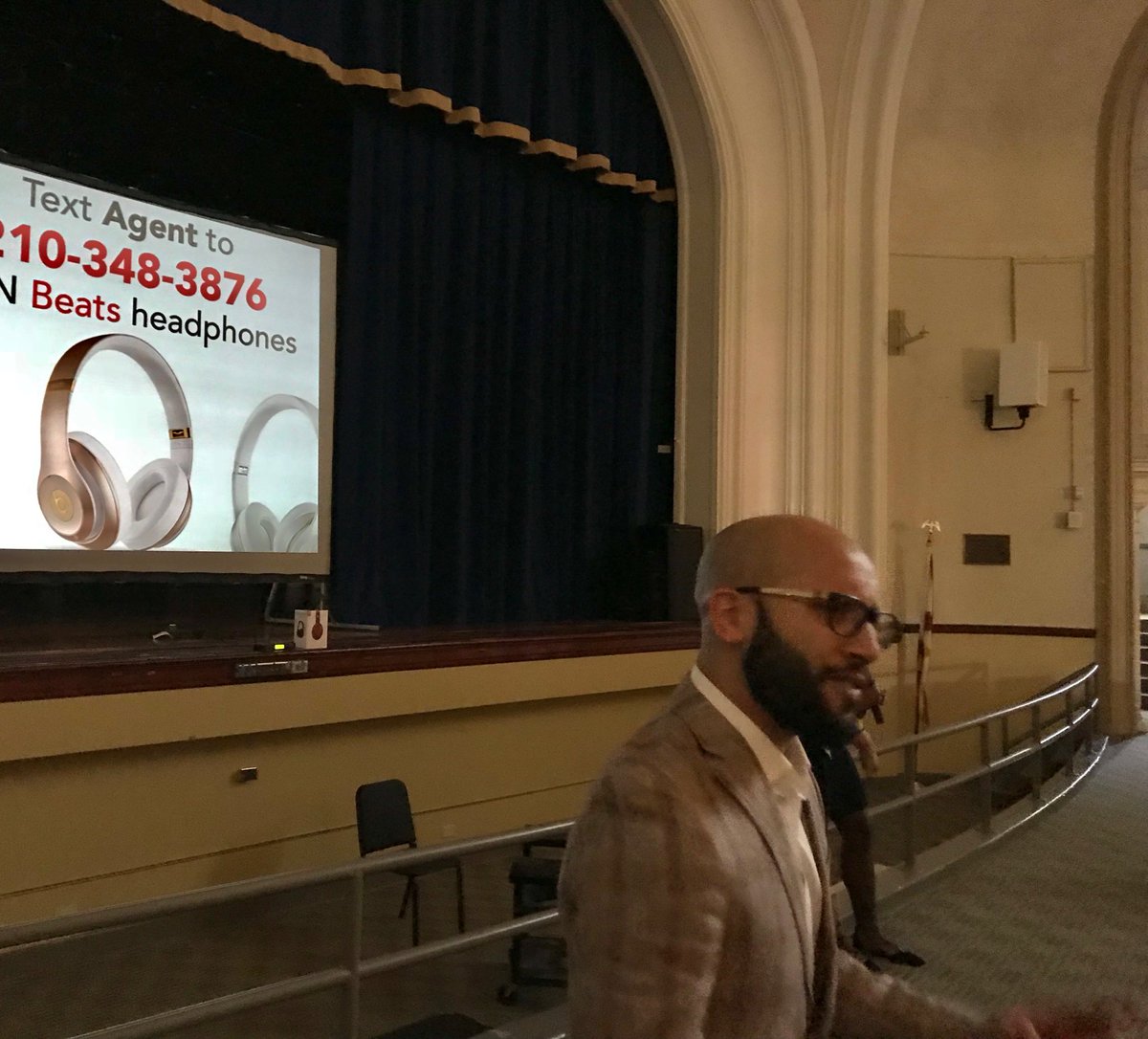 drmysavage's tweet photo. @agents4teens is speaking at #RamsayHighSchool today! #MobileMentoring for @GEARUPBham @BhamCitySchools #GEARUPWORKS https://t.co/PgYtTn4e0j