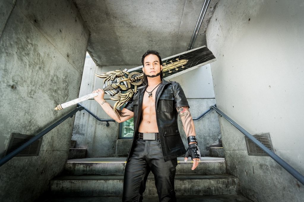 zentaifield's tweet photo. 30 days of #fanime #countdown - to book a shoot https://t.co/oEOUn15fzc featuring the awesome @johnnyjunkers #finalfantasy #gladios #cosplay #photographer https://t.co/ejUBfQ1pLs