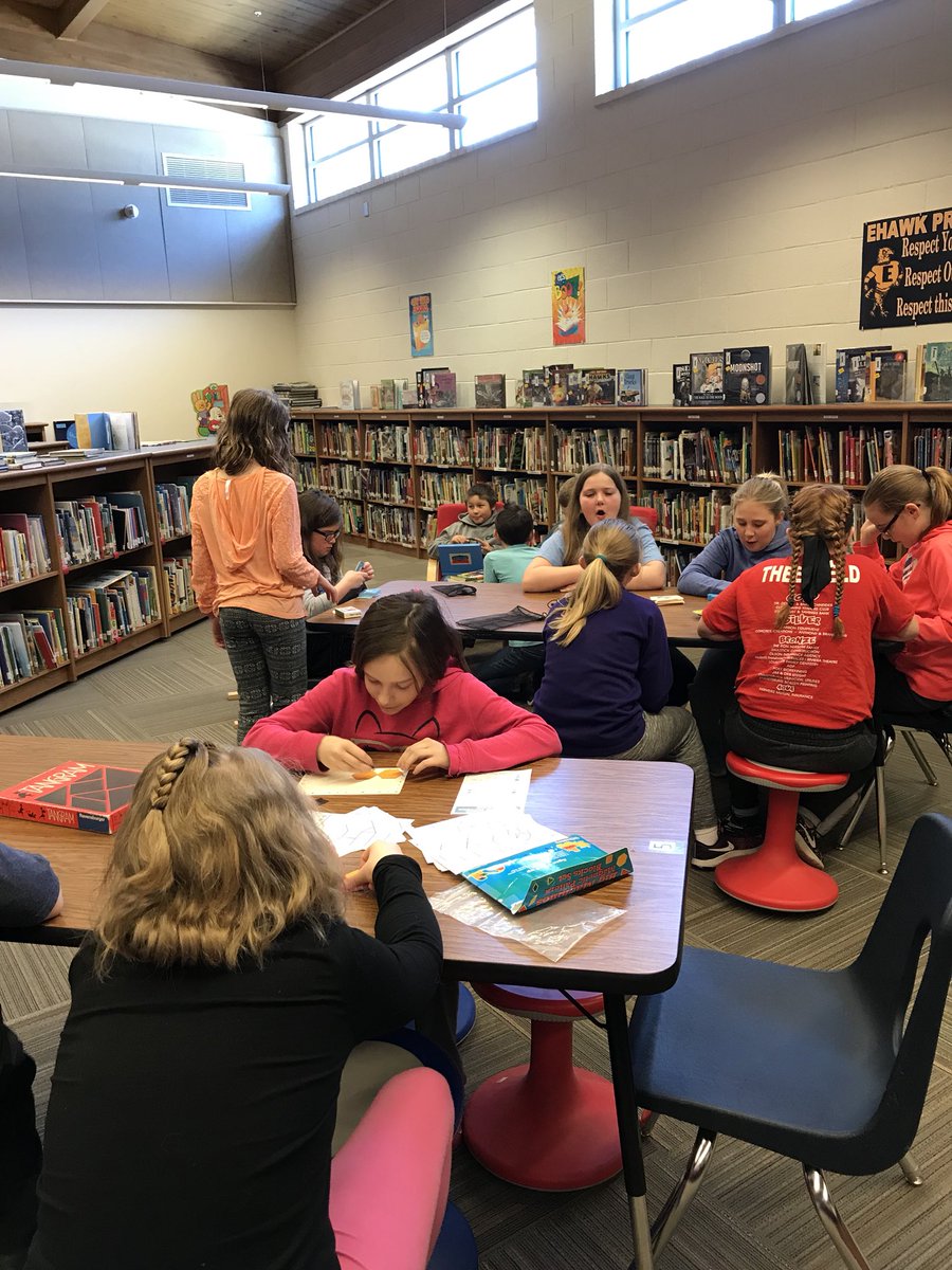 DeeHellmich's tweet photo. 3rd grade Library Lab - working on solving problems with games #ehawkpride https://t.co/VEi8XedboQ