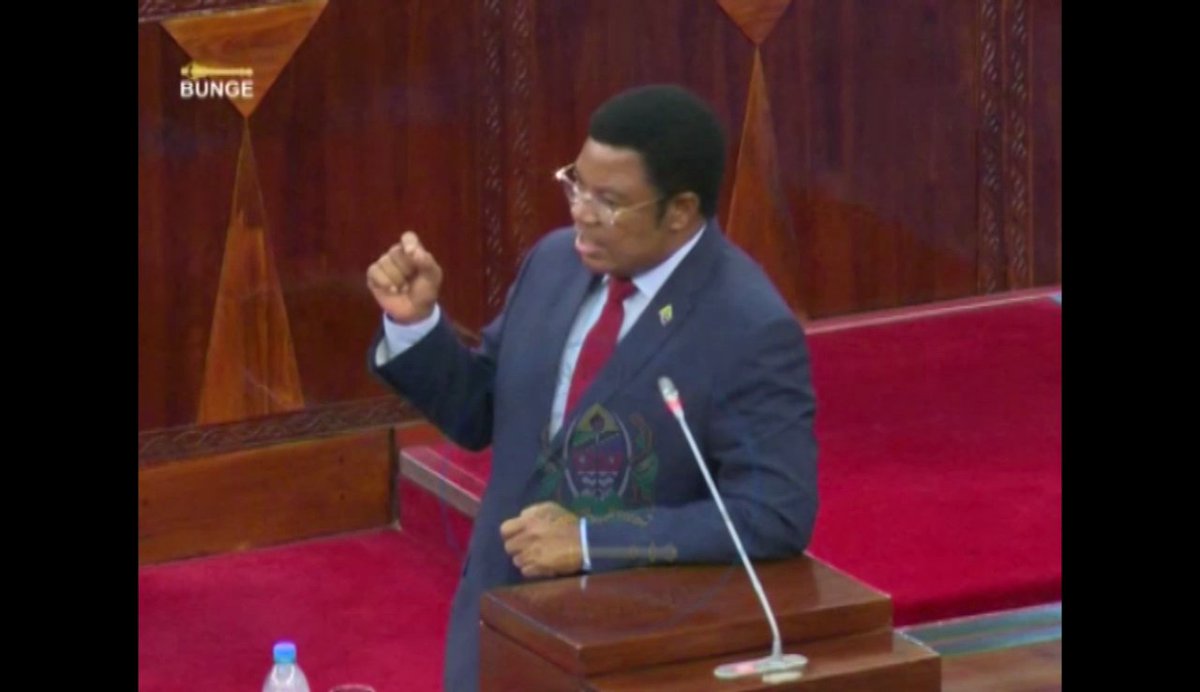 CoolBunduki's tweet photo. #Habari:Waziri Mkuu Mhe.Kassim Majaliwa amewataka wanasiasa wajiepusha na tabia ya kuingiza siasa katika suala la kuwaondoa wananchi waishio mabondeni  kwa kuwa jambo hilo linafanywa kwa maslahi ya wananchi wenyewe https://t.co/mf8trjoHb2