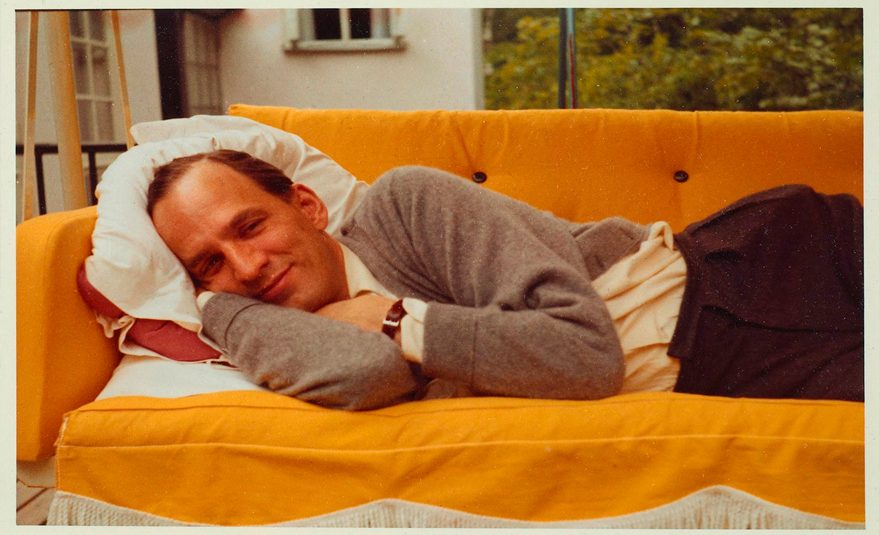 Dag, el hermano de Ingmar Bergman, le hizo ver al cineasta que sus padres fueron unos monstruos. A cien años del nacimiento de Bergman, Ricardo Sevilla pinta este cuadro familiar:
goo.gl/6PZXcp
