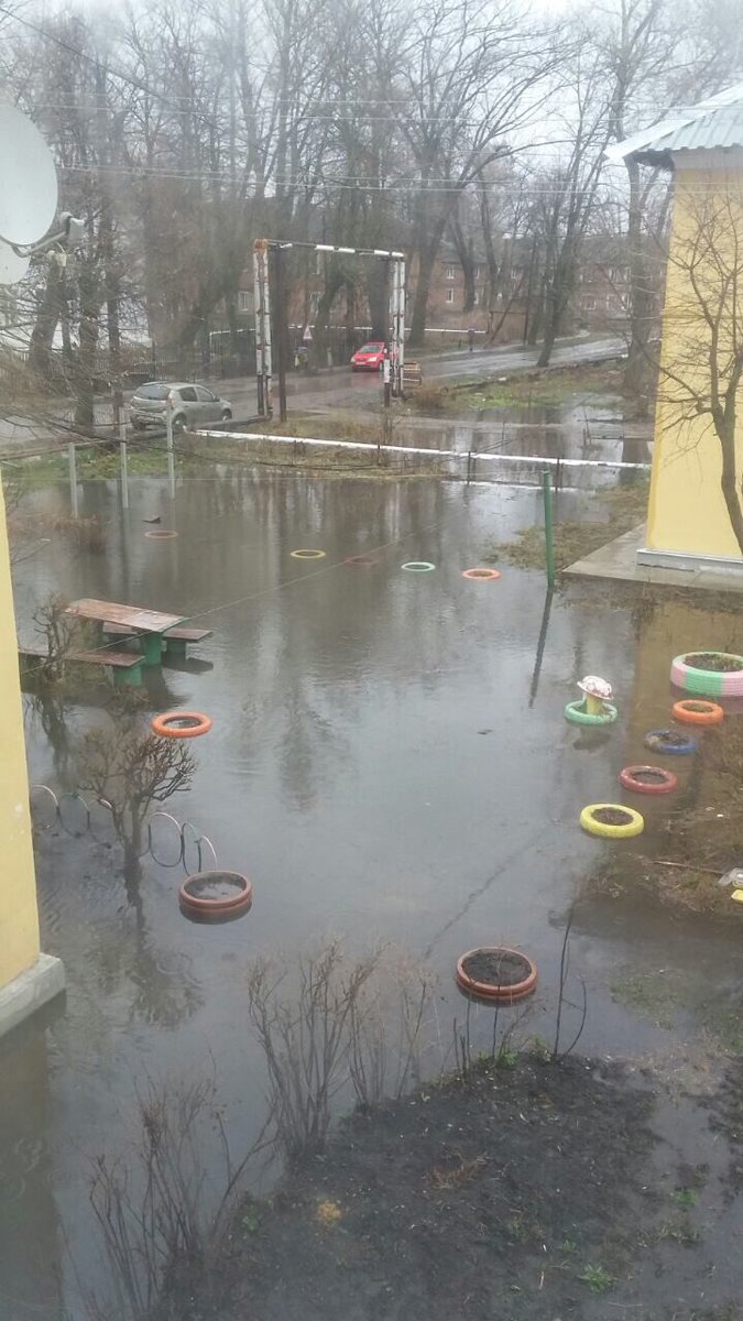 Мкр. Северо-Задонск ул.Вахрушева д.41 второй раз за период 2018 утопает, только это не вода, а канализация. Колодцы переполнены @Ruslan_Butov <a href="/Tularegion71/">Правительство ТО</a> <a href="/onf71/">ОНФ Тула</a> <a href="/Bloha_Info/">Блоха-Инфо</a>