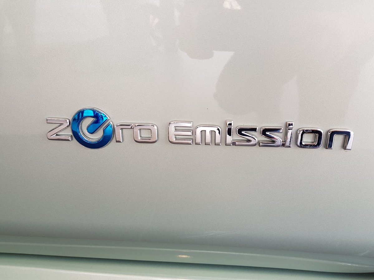 FutureFinanceBV's tweet photo. Een van onze collega's mag zich trots eigenaar van een 'zero emission' auto noemen! Wie weet welke auto er achter dit embleem schuilt? #FutureOfDriving https://t.co/0mvKsdCC7x