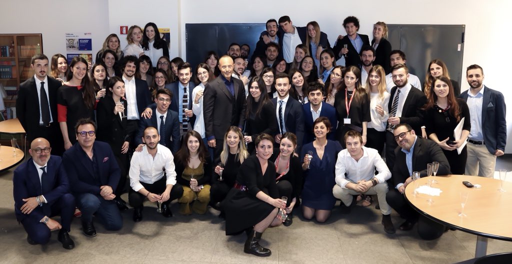 VesuvYO's tweet photo. MY pride for such VIRGIN students in a very ACTIVE day! Keep going...!!!Thank you all @virginactiveIT @Formazione24ORE @GoAnass @MRoccabianca @67Parasmo  @marcomazzu72 Graziano Coccettini, Valentina Bella, Daria Todini #MyVirginActive #DoveCiPortaIlSole https://t.co/xy4dDxcA7c