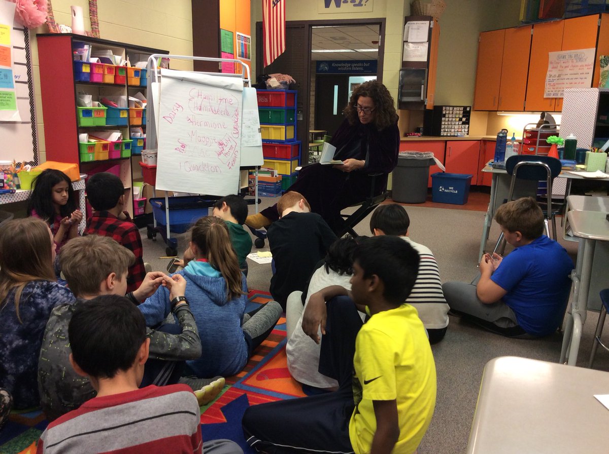 cdospil's tweet photo. Our favorite guest reader! @HamiltonHawks82 @tsdthinkers https://t.co/9o8AnfYcDR