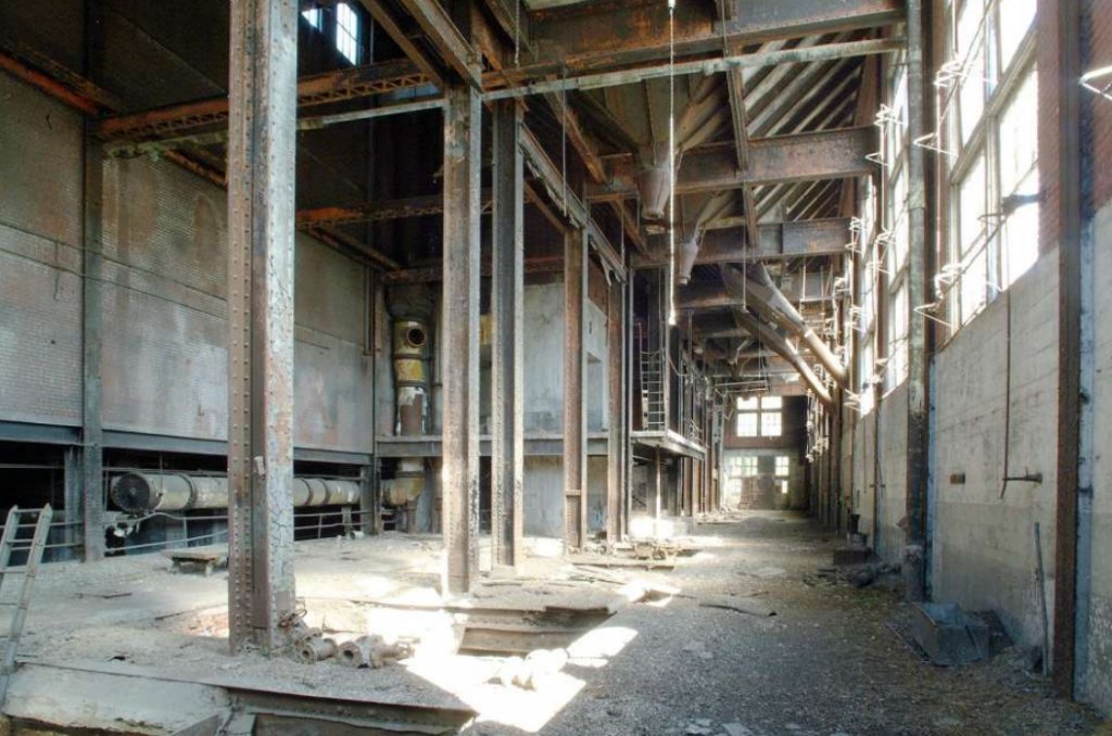 MakeBldgsLast's tweet photo. No building needs to be torn down, no matter how ugly it is. These 5 buildings are all the proof you need. https://t.co/ufAVAOhyw3 #MakeBuildingsLast #AdaptiveReuse https://t.co/gOQGWQinZx
