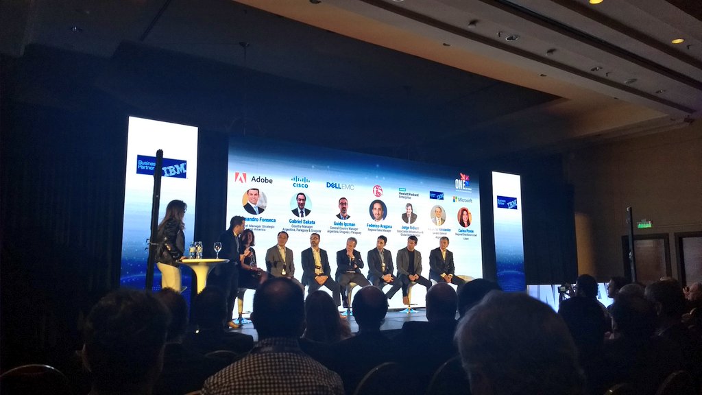 celefrancini's tweet photo. Panel de CEOs moderado por Martín Tetaz  @IngramMicroAR  #ONEIngram  #ConstruyendoHistorias https://t.co/hkPHIz9nBa