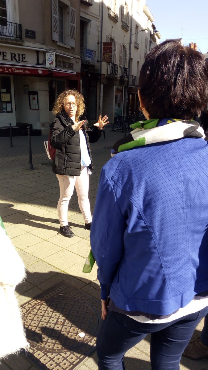 Belle en journée en Langue des Signes avec un parcours de visites des monuments d'Angers.
 Nos stagiaires sont devenus guide touristique le temps d'une journée.
 #LSF #ACCESSIBILITÉ #SENSIBILISATION #COMMUNICATION #INTERACTION #FORMATION #LANGUE