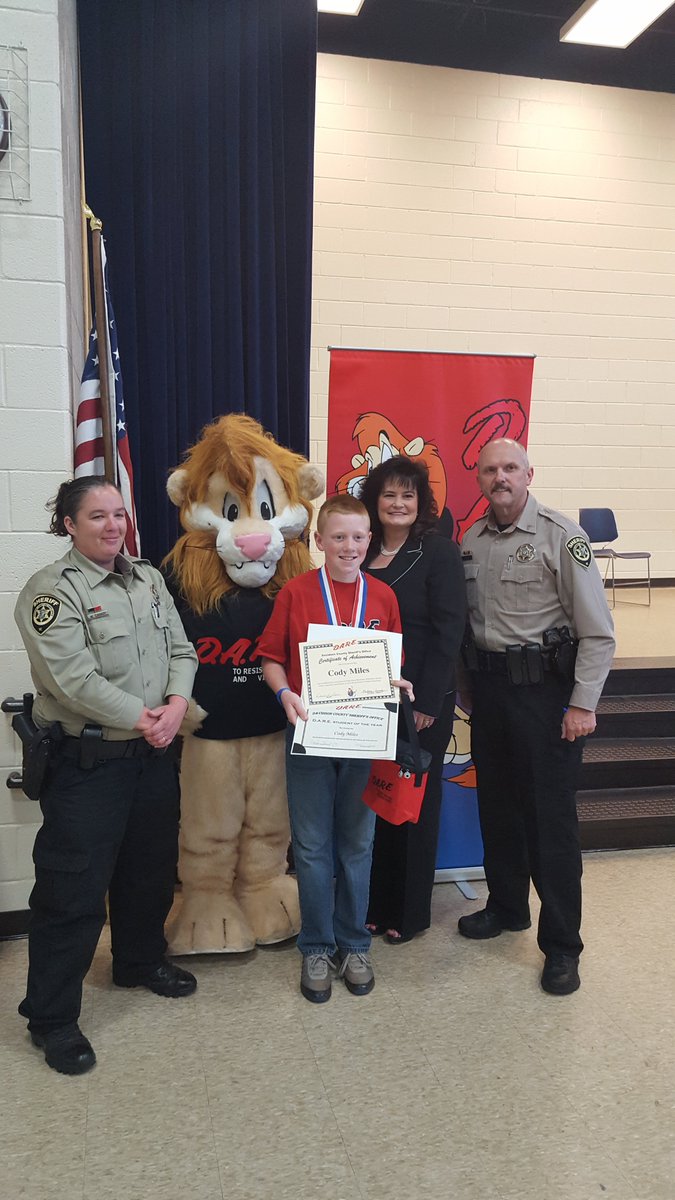 SLMCLeonard's tweet photo. 5th grade students participated in Dare Graduation today!  Super job 5th graders! @dcsnc @leahmleonard @sedley1 https://t.co/uicPrzvOTv