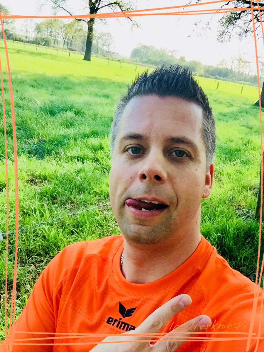 laeuferknie78's tweet photo. Vorbeitung auf den #Apfelblütenlauf in #Tönisvorst... 👍👍👍 aber ohne #erima läuft bei mir NICHTS! #alexianer #actionmedeor https://t.co/A5DBSxRHJ9