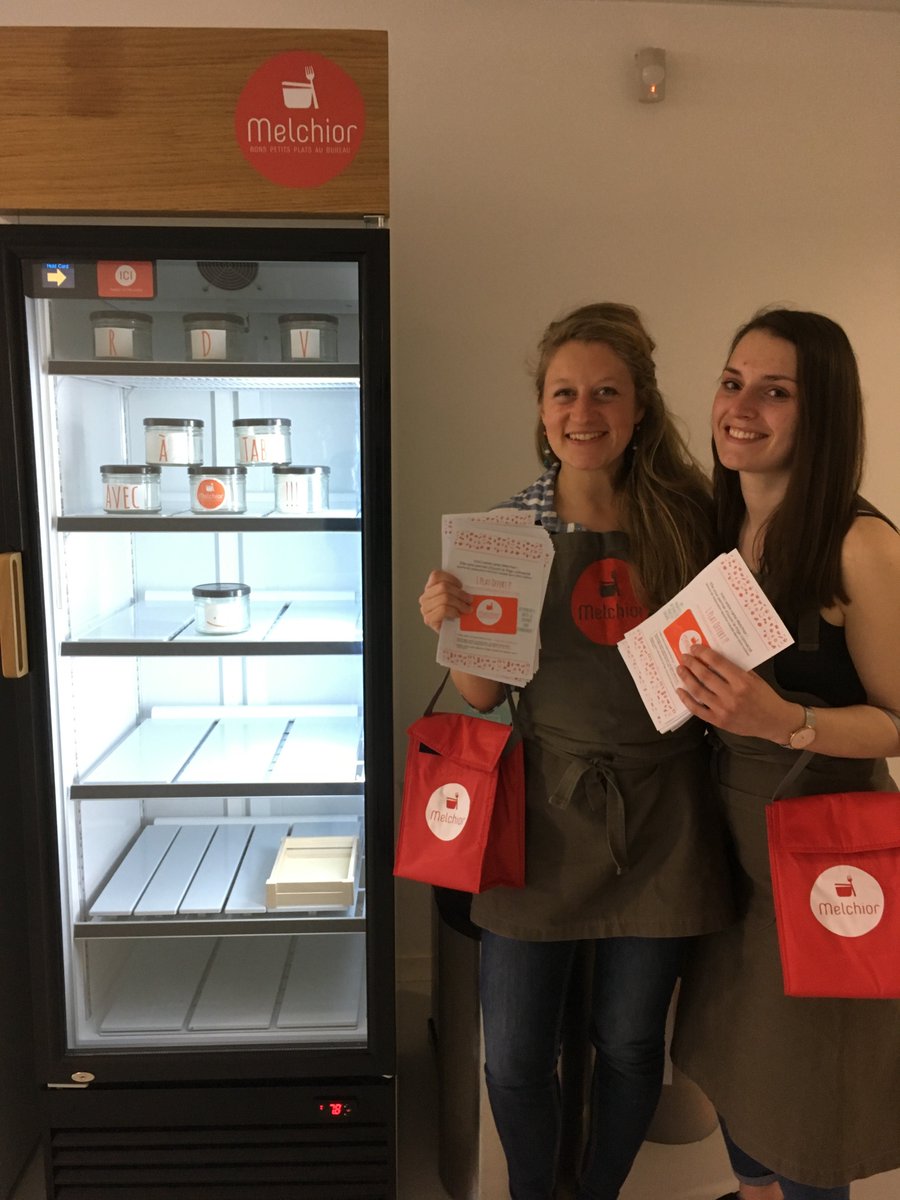 HubCreatic's tweet photo. Pour les petits plats traiteur du midi - Le frigo connecté de @MelchiorNantes est arrivé au  @HubCreatic  ! Lancement des festivités mardi 24 avril 2018 ! on hâte 😀#MiamMiam https://t.co/KQSdzmDYj9