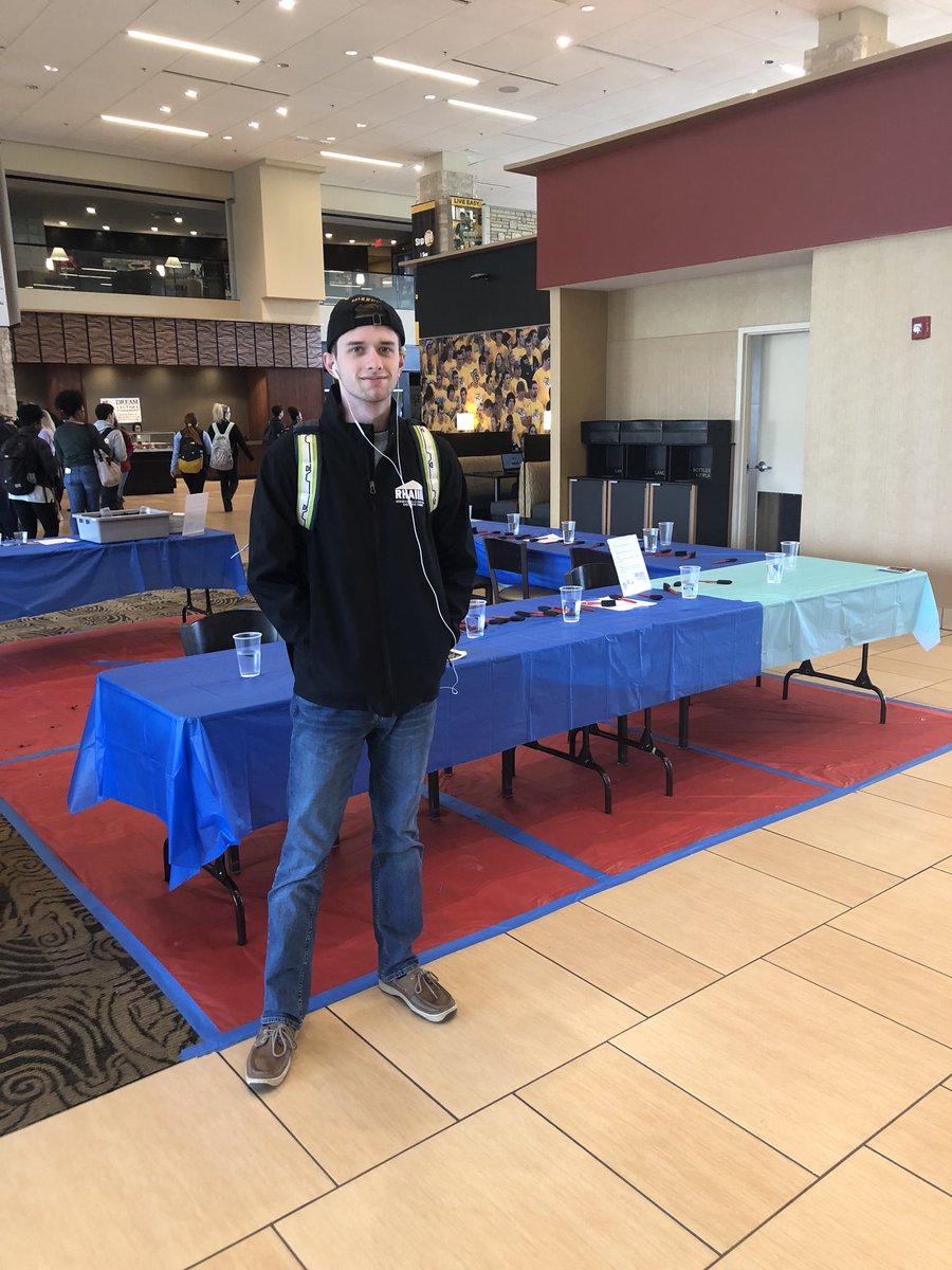 RHAPresident's tweet photo. Be like our President Elect and stop by the True Mizzou Week Crafternoon in the triangle space! Paint a pot and then plant a seed from 11-1!! See you there! https://t.co/VR65tmSEMr