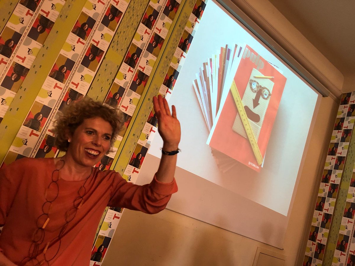ruskiduski's tweet photo. Chiara Medioli, vicepresidente del Gruppo @FedrigoniPapers, dΓ il benvenuto #PULP13
@PulpJournal @fabriano_boutique
#paperdesign #mdw18 #mdw2018 #salonedelmobile https://t.co/Xd68Zfs2KC