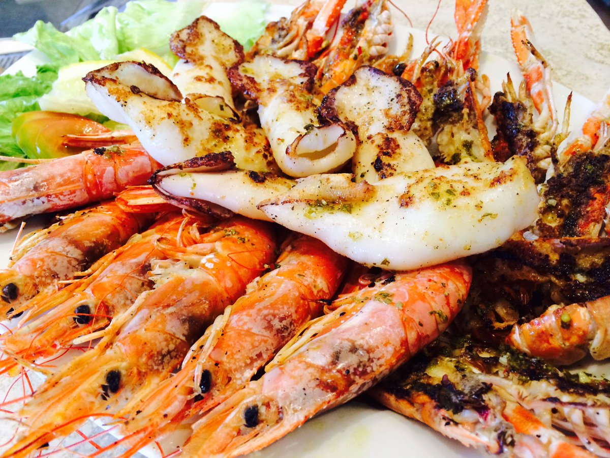 DellaMasseria's tweet photo. On May 1th, it's holiday time in Masseria della Volpe.... time for enjoying sun, time for sharing joy with friends! Our restaurant Codarossa is going to organize a BBQ party just near the pool and our surrounding countryside... Could you plan something better? Stay with us! https://t.co/E3LIZ6jylU