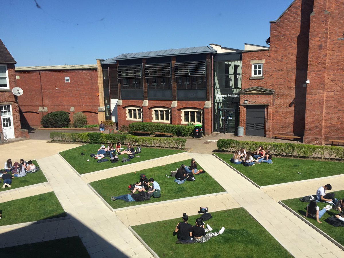 TheQuikMusic's tweet photo. Students enjoying some lunchtime sun https://t.co/4efualL0q9
