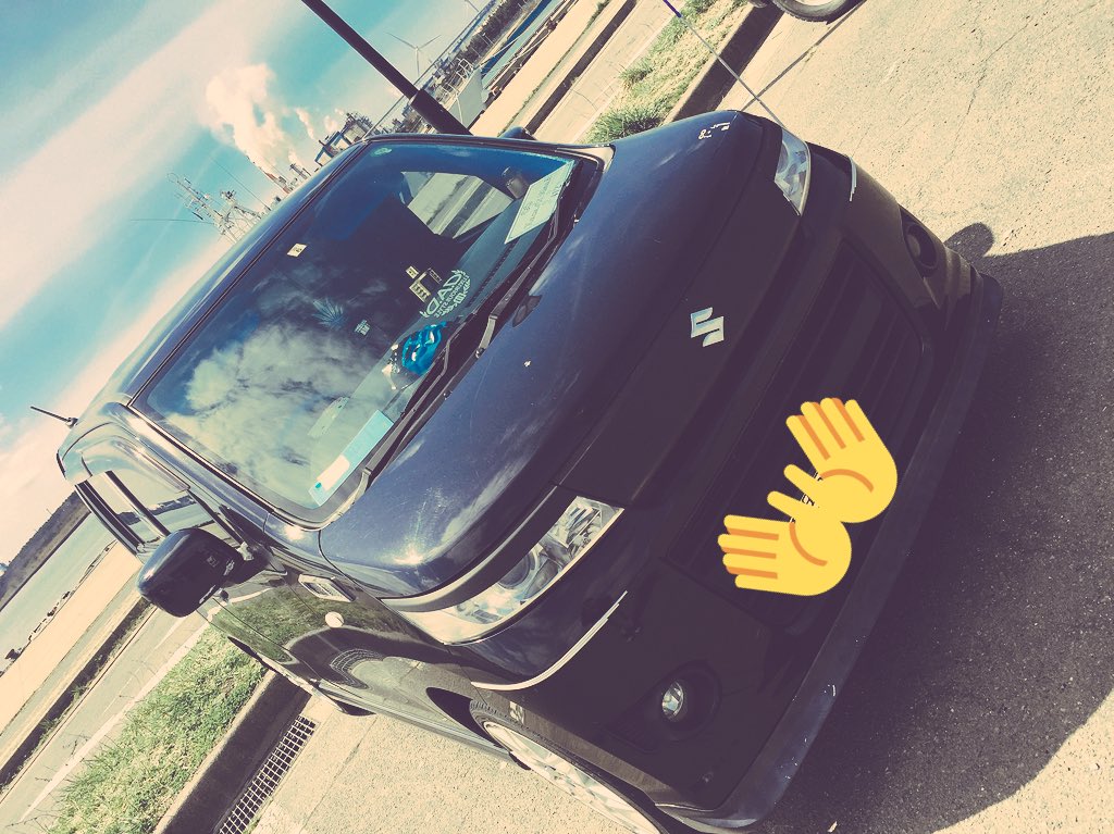 ryio412_sk's tweet photo. ゥチの車もだいぶかっちょよくなた🚘
旦那に弄ってもらってるｹﾄﾞ🤨
これで地面と仲良くしたら最高🤤👏🏻
運転難しくなりそぉだけど💭
#秋田 #スティングレー #車検間近 https://t.co/tKlzPsqPs3