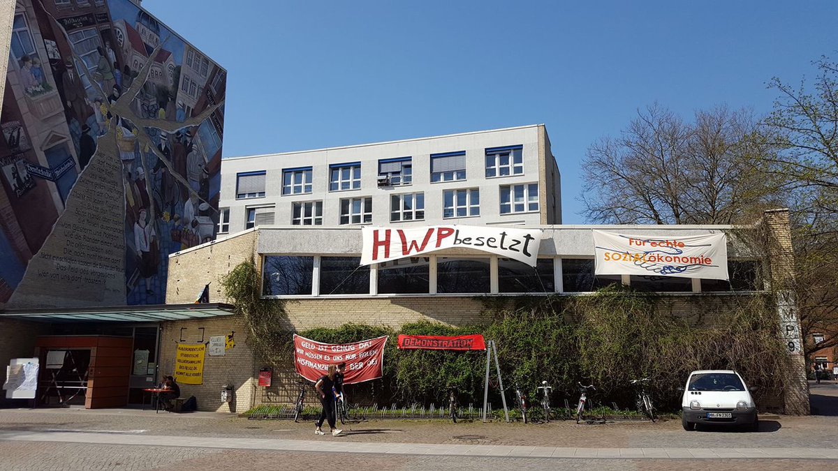 turpel's tweet photo. Uni Hamburg - Fakultät für Sozialökonomie seit Dienstag besetzt. Eine deutliche Antwort auf Einsparungen und zunehmende Bevormundung. Aber auch ein Hauch von 68. Und Solidarität mit den besetzten Universitäten in Frankreich ... #HWPbesetzt https://t.co/FRygt8OIvj