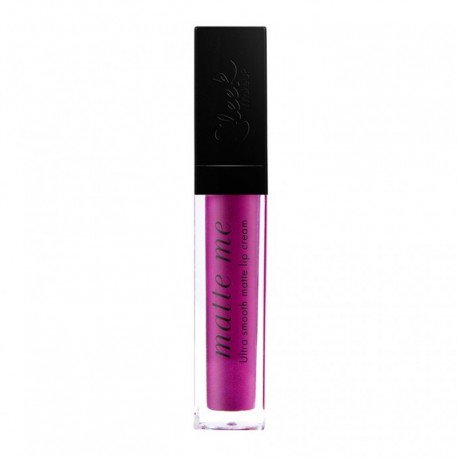 Fadedstore_'s tweet photo. On the other hand, if you prefer to be in the spotlight, Labial Matte Mesera in `Fandango Purple´ by Sleek will be great for you, as it's quite eye-catching. Just like the first one, you can combine it with simple outfits to make the lipstick stand out even more. https://t.co/rCfz8yH1Mt