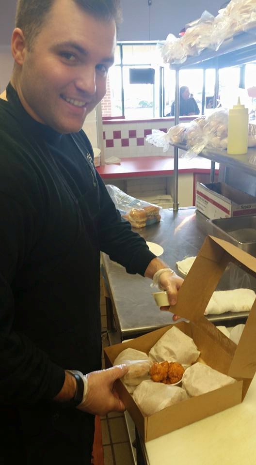 ZacsHamburgers's tweet photo. Nick preparing a yummy #ZacPack, 4 cheeseburgers & 4 boneless wings! #ThrowbackThursday #TBT https://t.co/jQFkDg61qa
