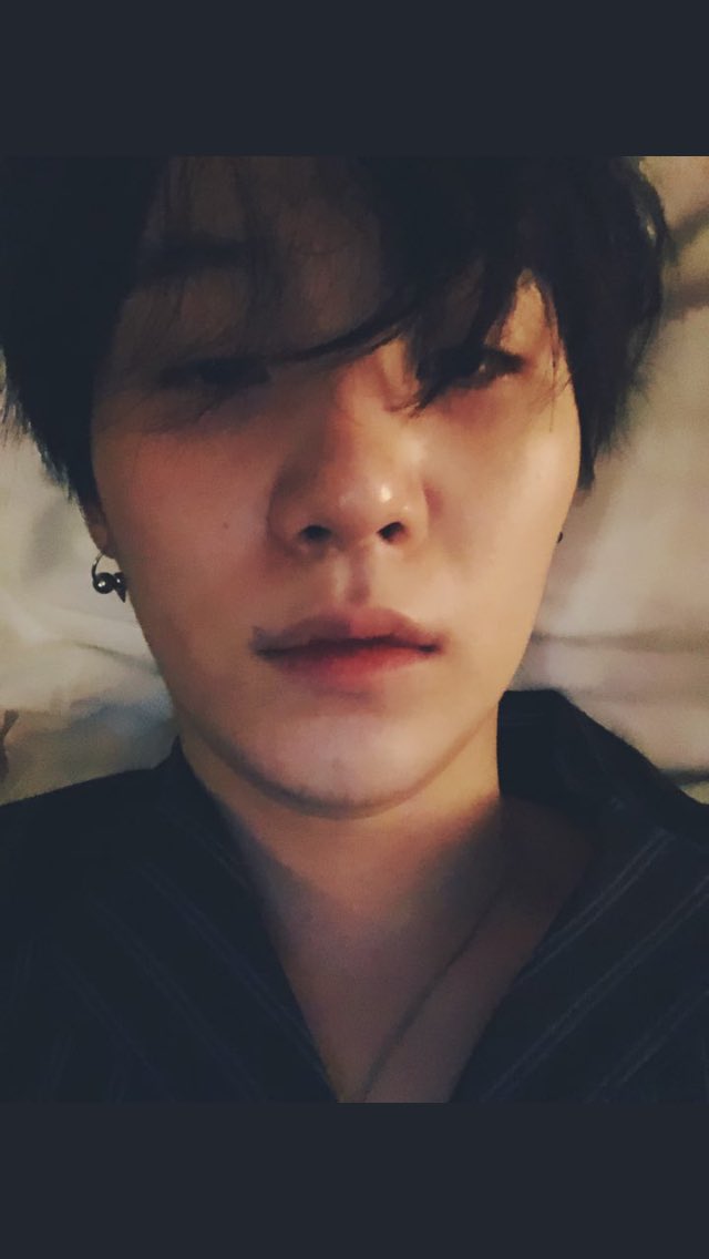 ded_flxrals's tweet photo. Just imagine THIS as your view every night... can't relate ππ #SUGA #BTS #selcaking #btsimagine https://t.co/hyUQtuJ6Dg
