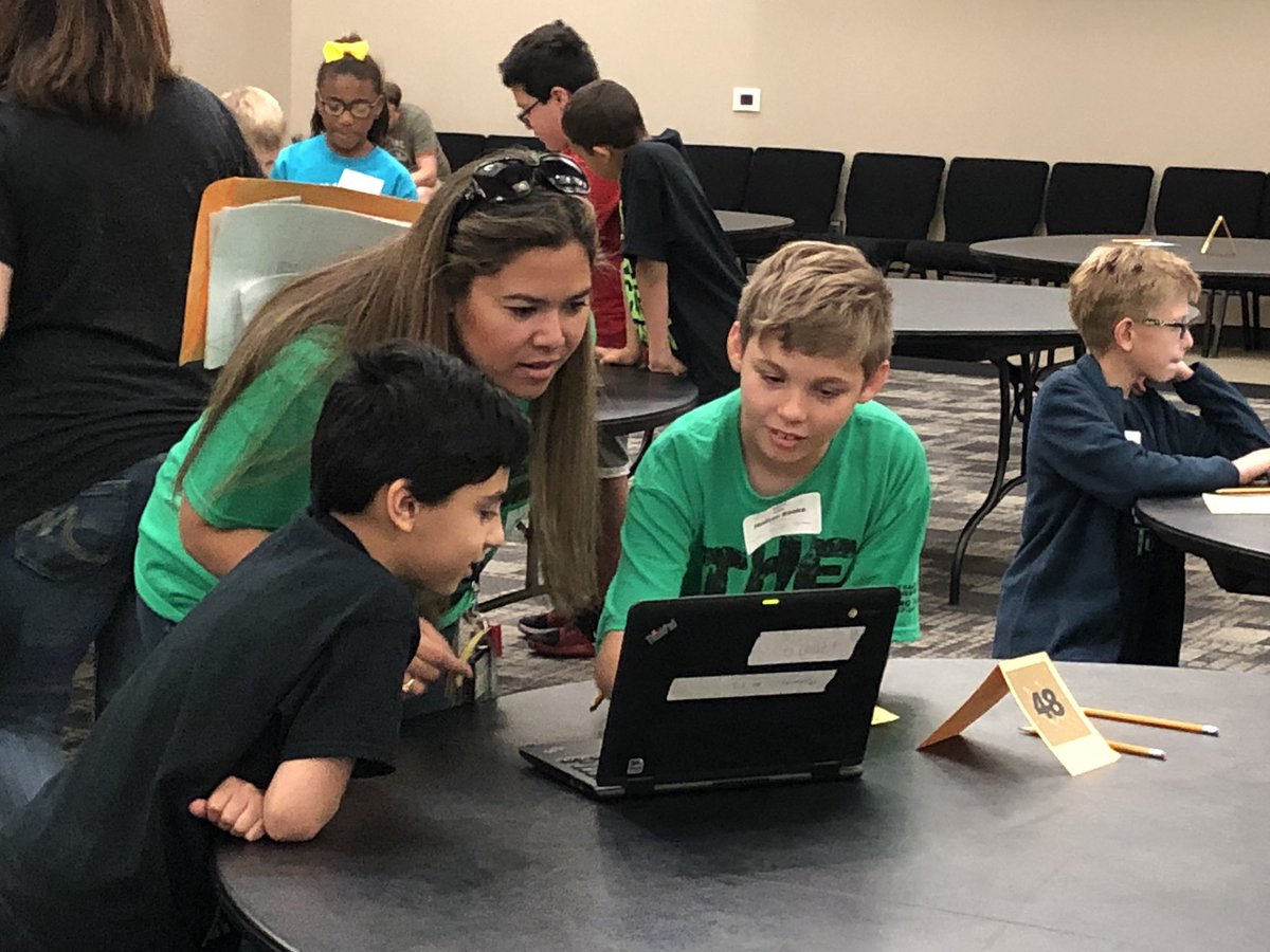 McDougleMathSci's tweet photo. McDougle 4th graders showing off their coding projects. @FabFourthFam @McDougleKISD #Kleincodes https://t.co/sIMock6hfA