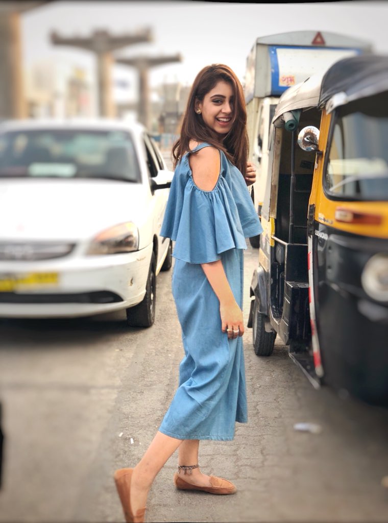 niti_taylor's tweet image. Be here now. Be in the moment. The now is the greatest moment of our lives and it just keeps getting better. The bad parts the boring parts with high anxiety. Embrace every moment for its greatness. This is life. This is the greatest movie we will ever see. 💫🌼