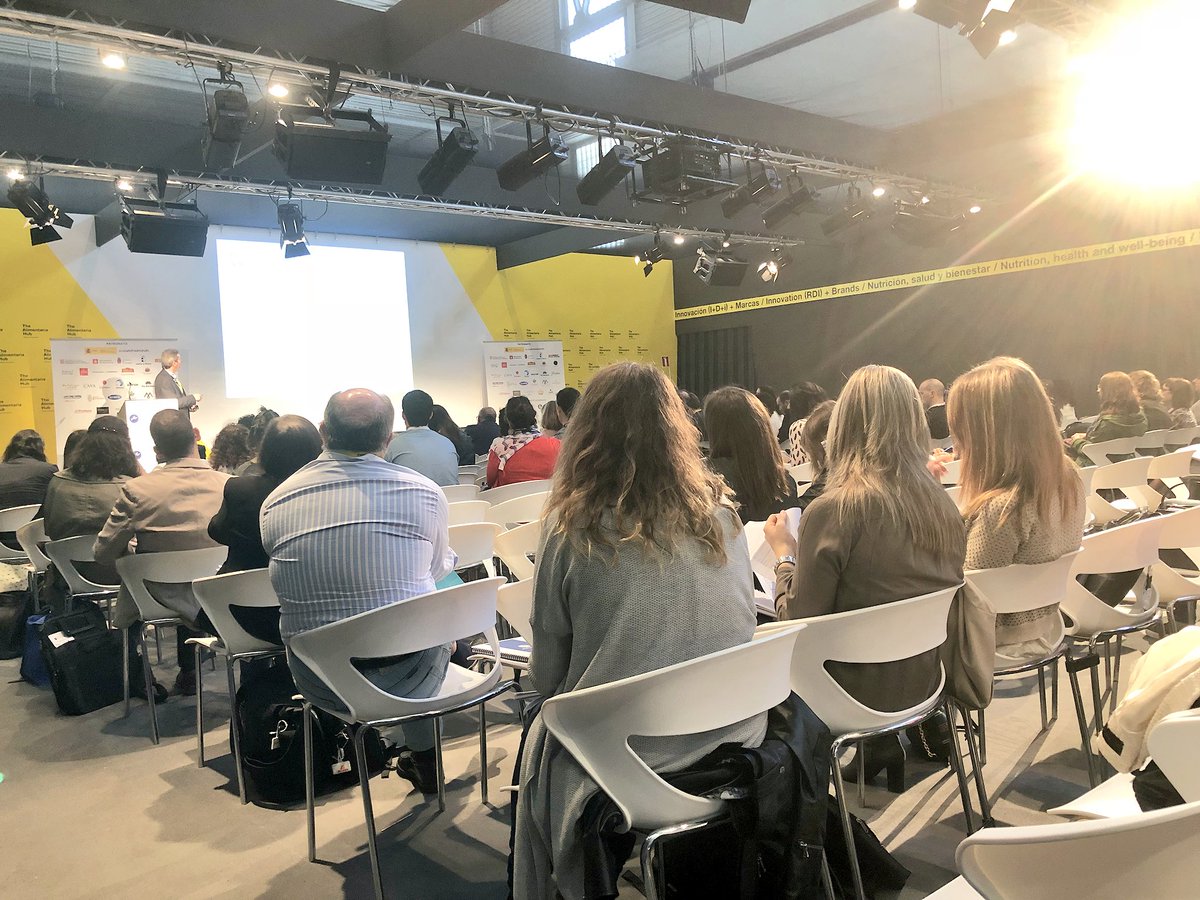 ObsCacao's tweet photo. Sólo queda dar las gracias a Dr. Javier Fontecha, Dr. Estruch y Dra. Sonia de Pascual por su colaboración en este XII Congreso Internacional de la #DietaMediterránea @dietamed en @AlimentariaBCN #Alimentaria2018 https://t.co/by1VVhJV8D