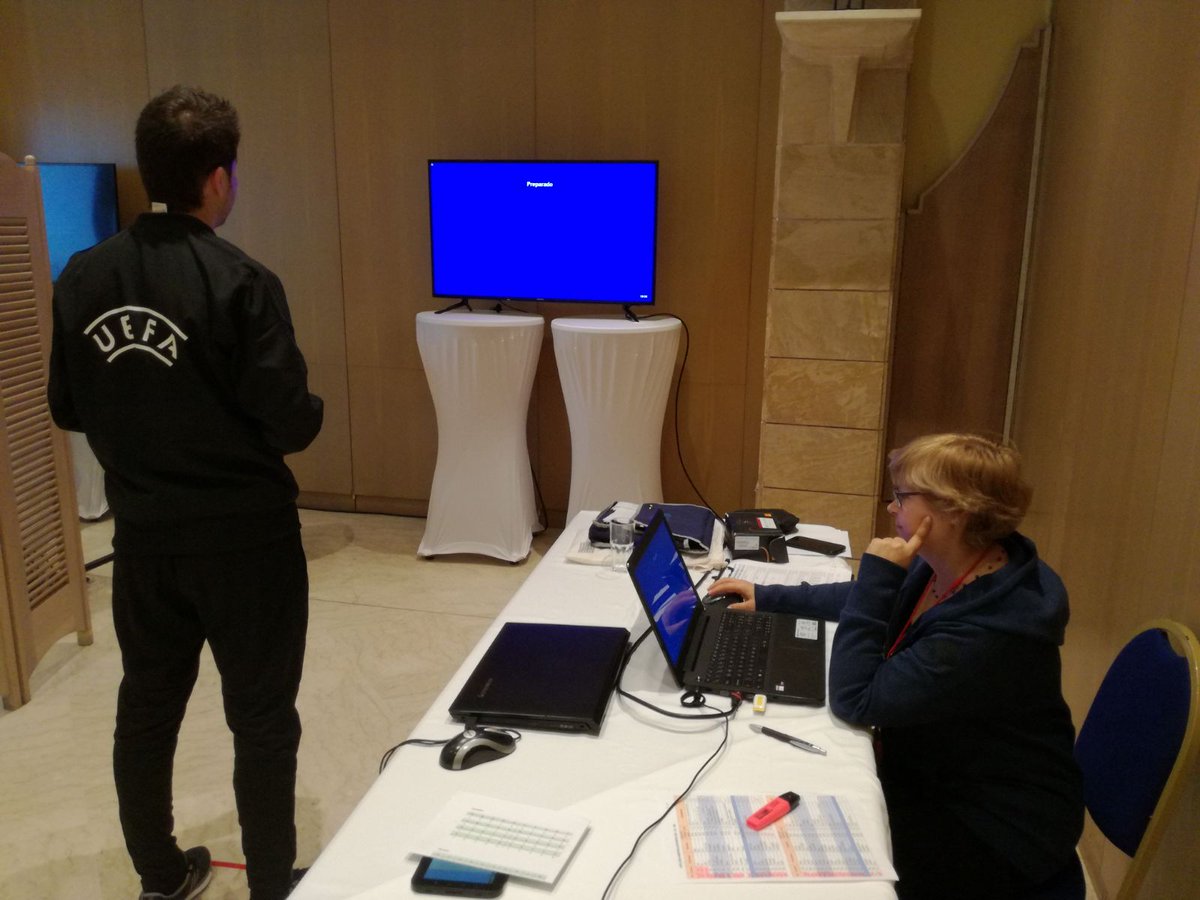 SportsVisionCOI's tweet photo. El equipo de #SportVision estamos volviendo ya de evaluar a arbitros asistentes de #UEFA.... 😀... apasionante!! https://t.co/hoKtaxzuIg