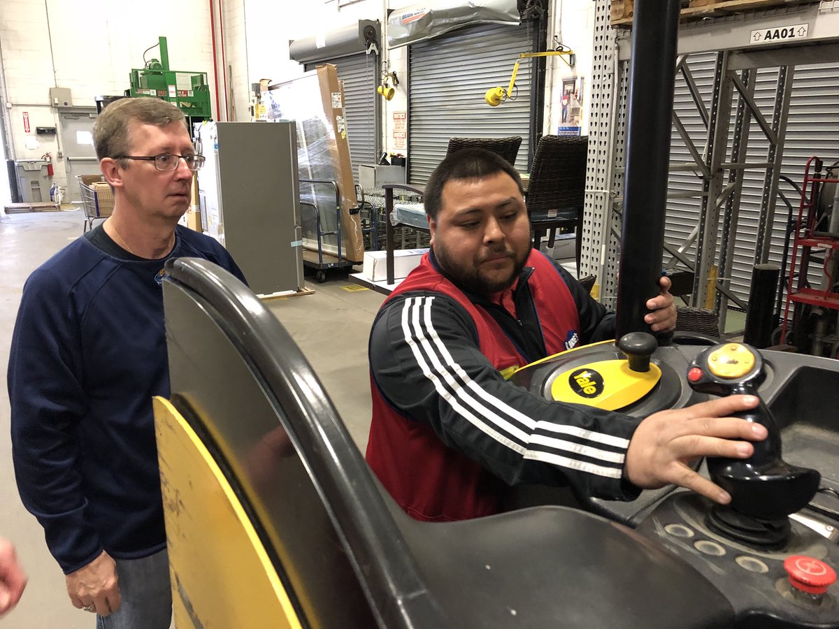 LanghorneLowes's tweet photo. #DayOfDevelopment going on right now for our associates! #PowerEquipment #LifeAtLowes #LowesSpringHire #R7HRSquad #HRTribe #HRonPurpose #Training #Development #TrainingAndDevelopment https://t.co/WWRSyi4lFq