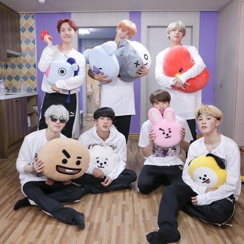 BTS__jkook91's tweet photo. ナムさんとグクから溢れ出るJK感 https://t.co/nnwiNbZIGX