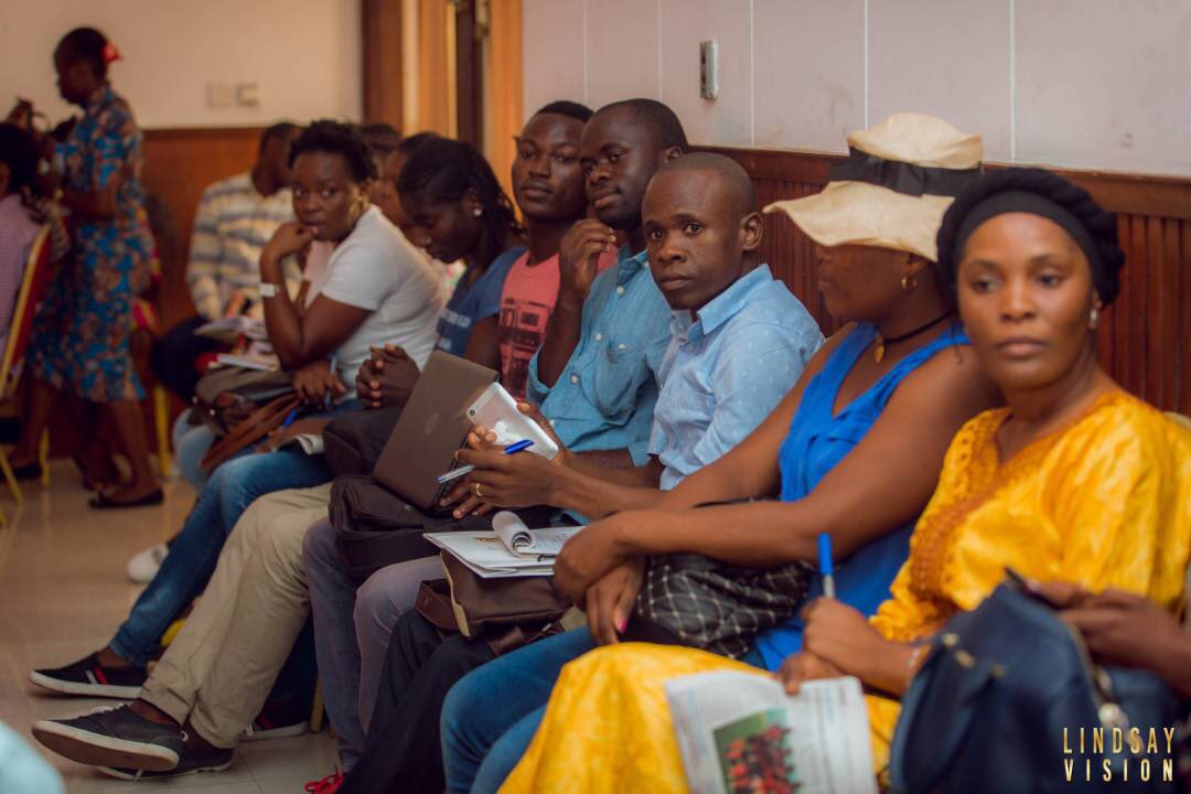 Agro1000enium's tweet photo. @BonnyMaya notre expert digital et @instant animaient l’atelier “La jeunesse au service des usages numériques pour l’agroalimentaire au Congo”. C’était également l’occasion d’annoncer la sortie prochaine de l’application Mosala au Congo 👍. https://t.co/u8TfcOf8fl