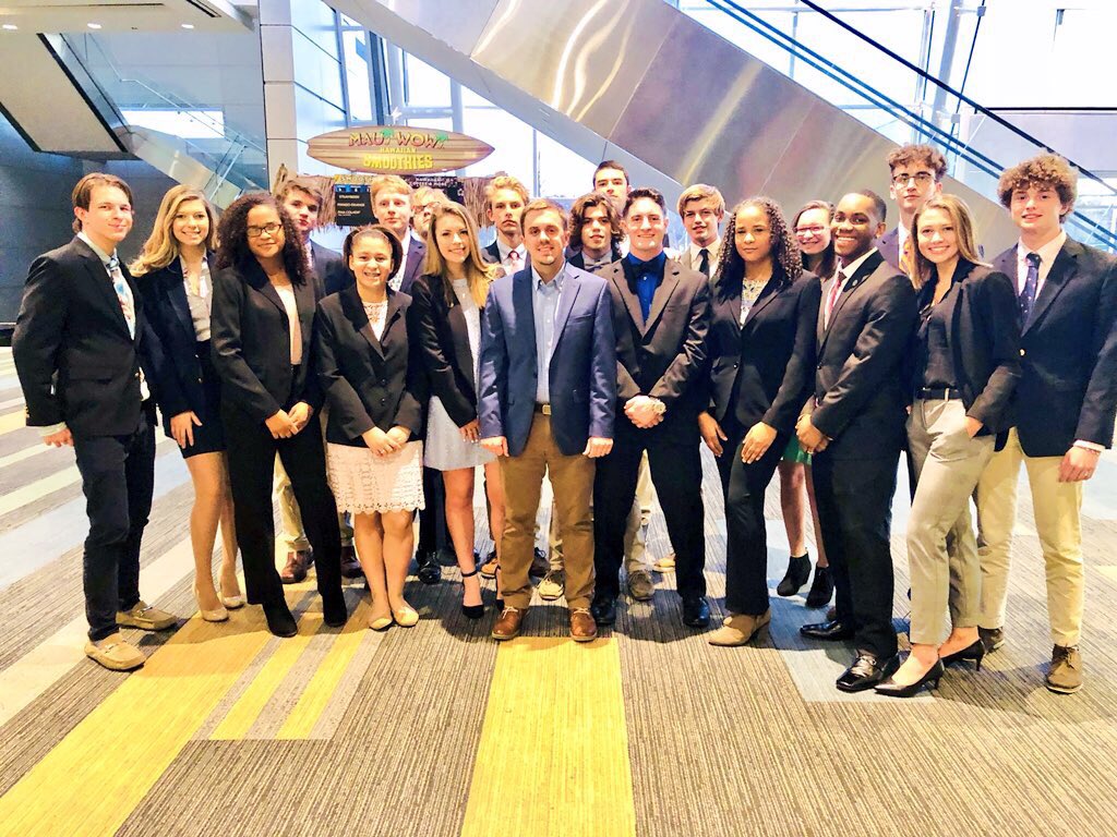 mmoore0890's tweet image. TOMORROW!!! Smithfield High School DECA invades Atlanta for ICDC 2018. Students will be competing against 20,000 students from across the United States, Canada, Germany, China, Mexico and Spain! #TeachDifferent #RealWorldLearning #DECA