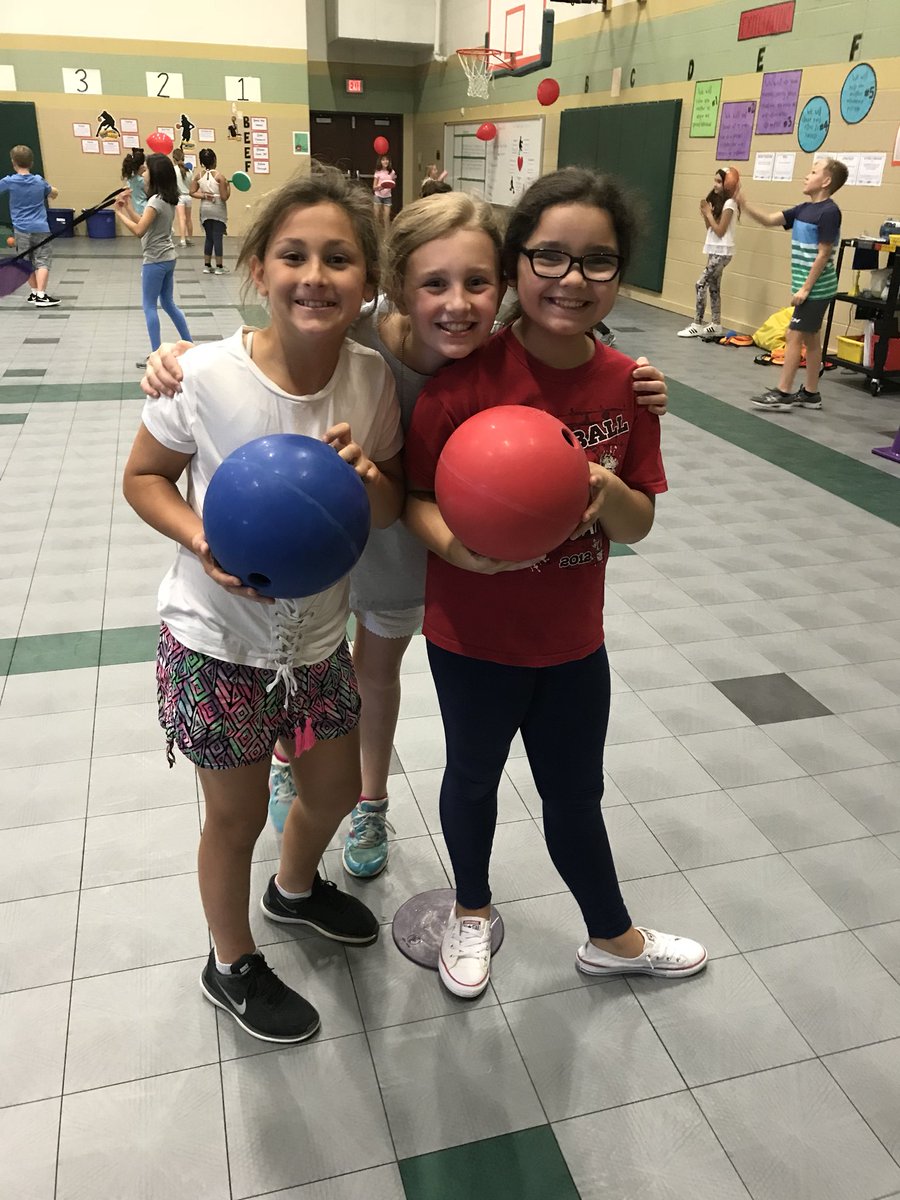 janet_marek's tweet photo. Hand-eye coordination stations at work!  #bowling #teamwork #spare #caughtit https://t.co/01nVfCN8Qg