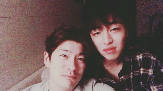 iKON_Global's tweet photo. Junhoe and Jang Kiha updated their instagrams at the same time. ㅠㅠ https://t.co/M0cF02fJOE
