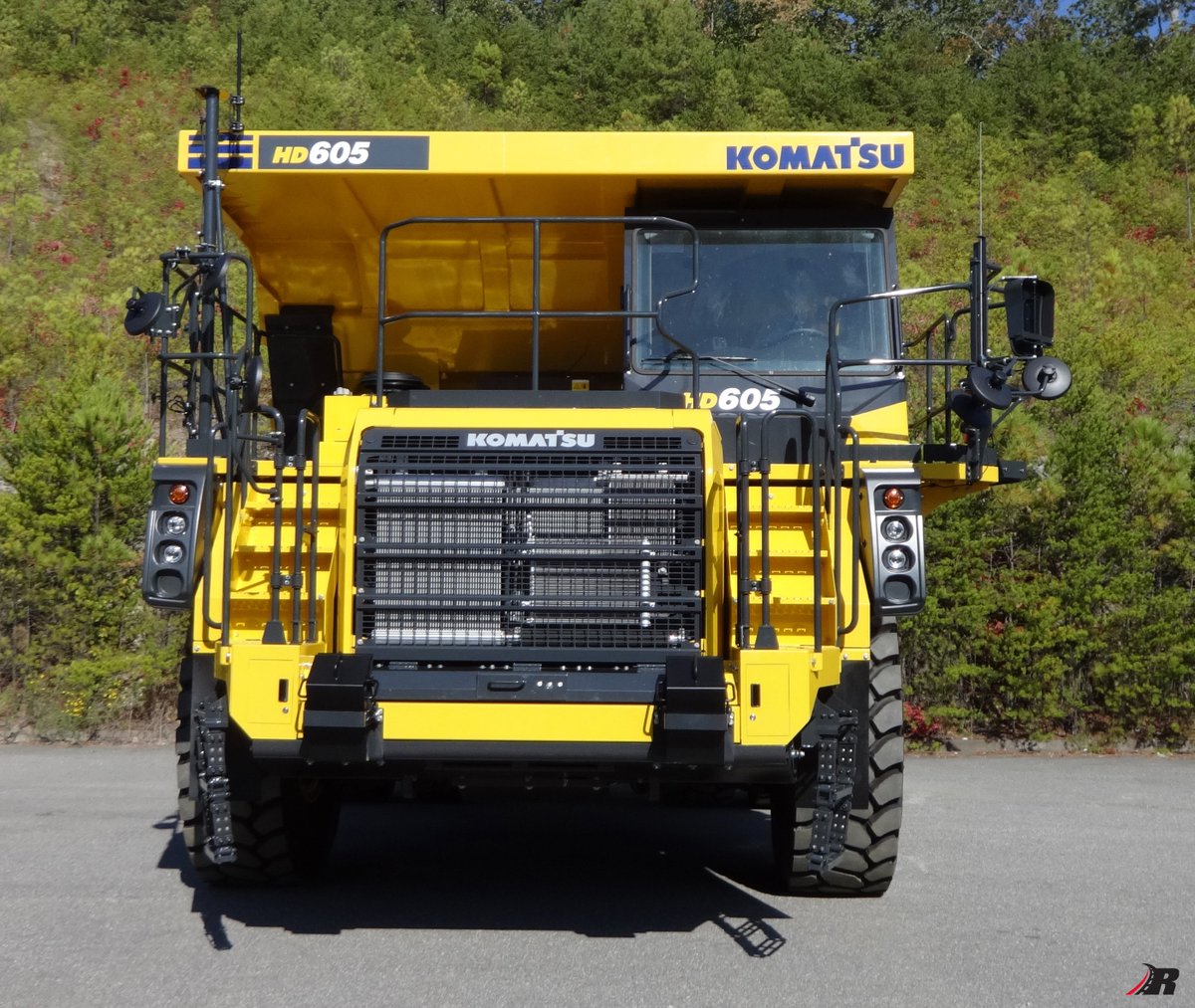 core_machinery's tweet photo. Look at this awesome front view of the Komatsu HD605-8! #komatsu #roadmachinery #HD605 #california #arizona #heavyequipment #ibuildamerica #ibuild #heavyequipment365#frontview #front #big https://t.co/JRDOPBk8Tl