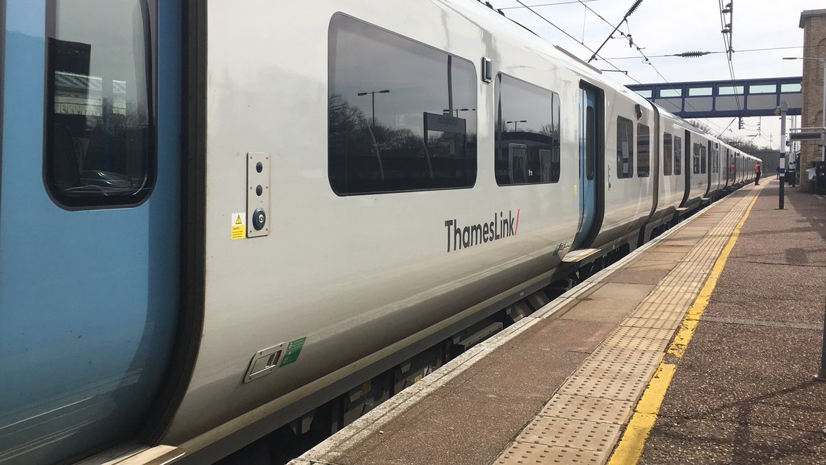 KayPeaThree's tweet image. I wonder how commuters on the #class700 s are fairing in this heat?