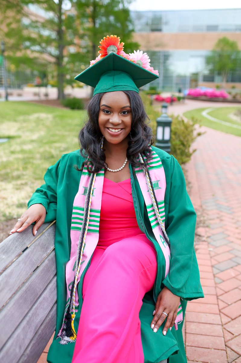 Niner_Stephanie's tweet photo. Just received a few graduation photos! #surreal #uncc18 #countdowntograduation #Future49ers #uncc22 @UNCCadmissions @unccharlotte https://t.co/H7OGhFcL0p