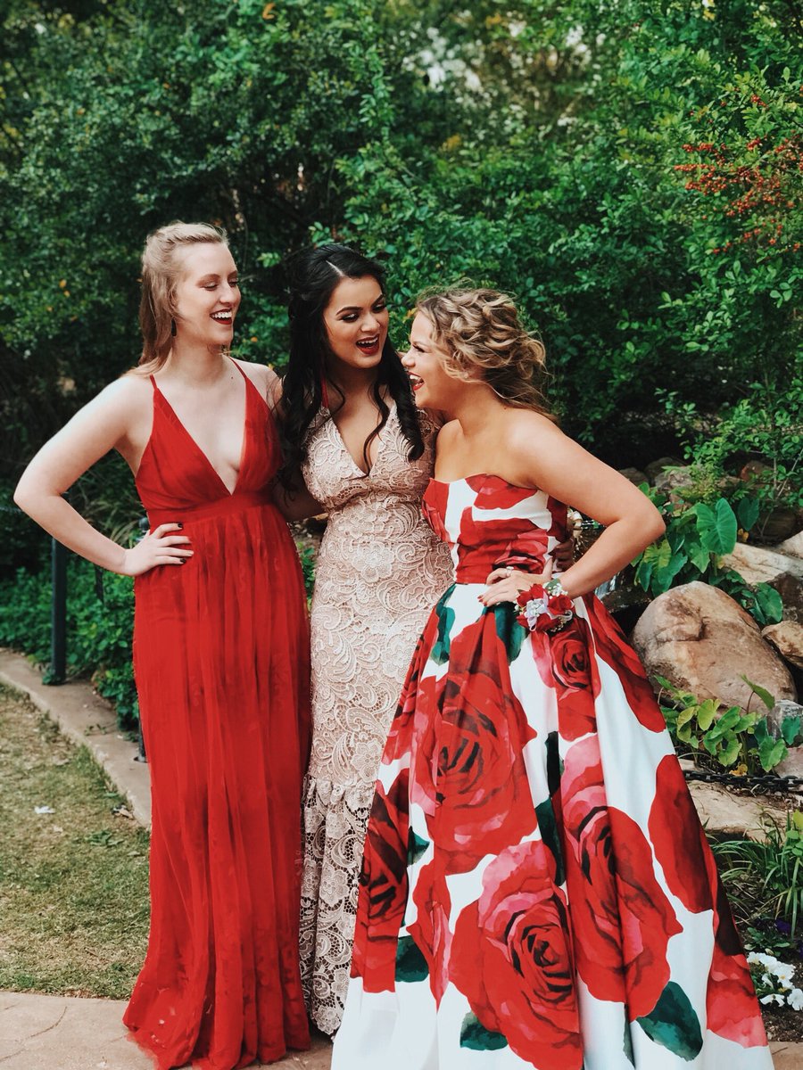 CrossFitCompton's tweet photo. #prom2018  #promhairstyle #flowermoundhairstylist #updos @kim_cloud9salon 
~ Cinderella never asked for a prince, she asked for a night off and a dress. https://t.co/jY3DM6z7MA