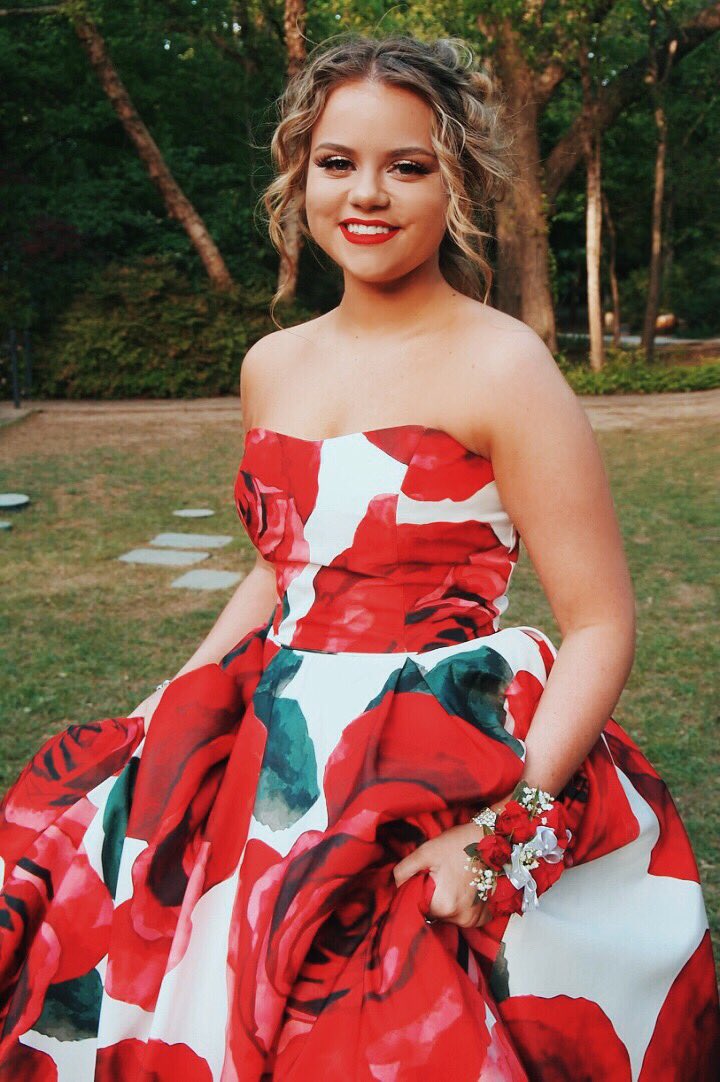 CrossFitCompton's tweet photo. #prom2018  #promhairstyle #flowermoundhairstylist #updos @kim_cloud9salon 
~ Cinderella never asked for a prince, she asked for a night off and a dress. https://t.co/jY3DM6z7MA