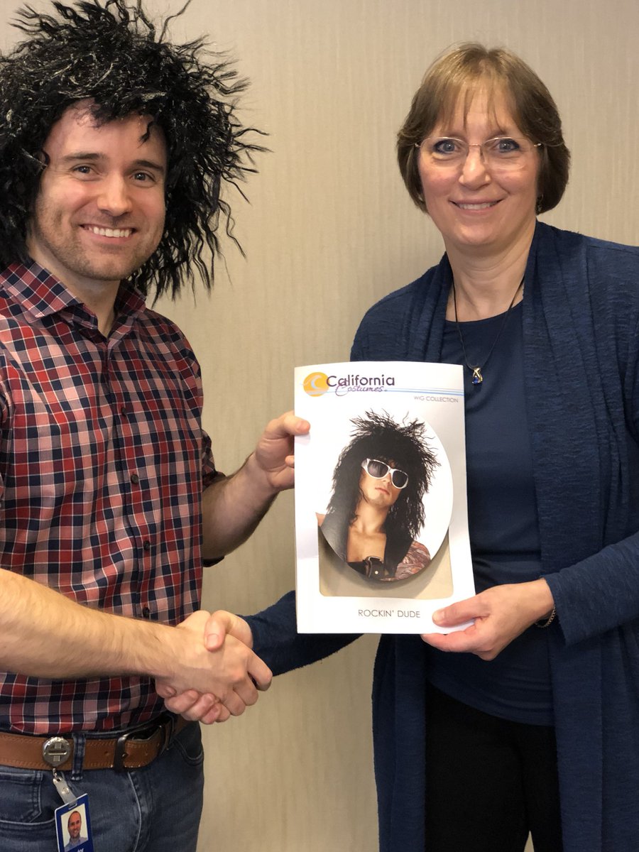 greg_hawks's tweet photo. Soooo @nancykasmar credits @T2bradley as a key reason their conference attendance has grown 20% this year! He runs their #SocialMedia acct for @WSHRC ... He’s her #RockStar #Wig #LeadingHRForward #BetterTogether #SHRM https://t.co/UOJl1kJ5c0