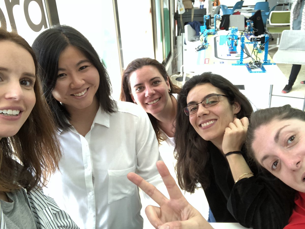 ParisLearns's tweet photo. #ictclil_urjc #TheConquerorsTeam #waitingforourturn https://t.co/D3YKqd87MX