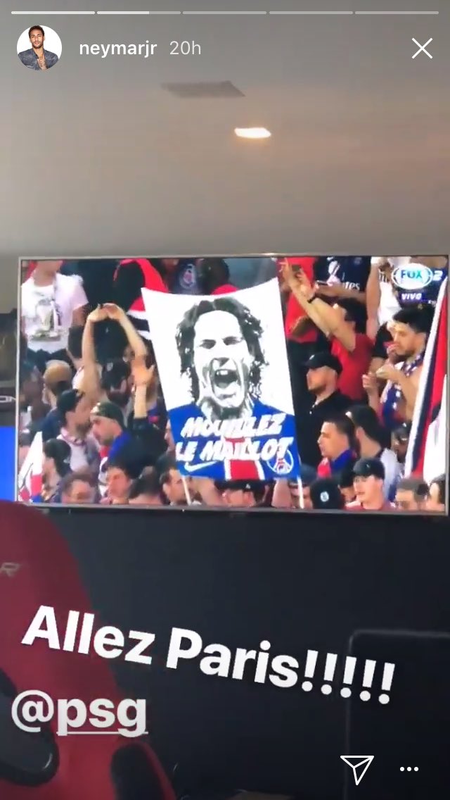 ashtonkutsher's tweet photo. Daaam mdr 😂 #psg https://t.co/0buRSbNcRf