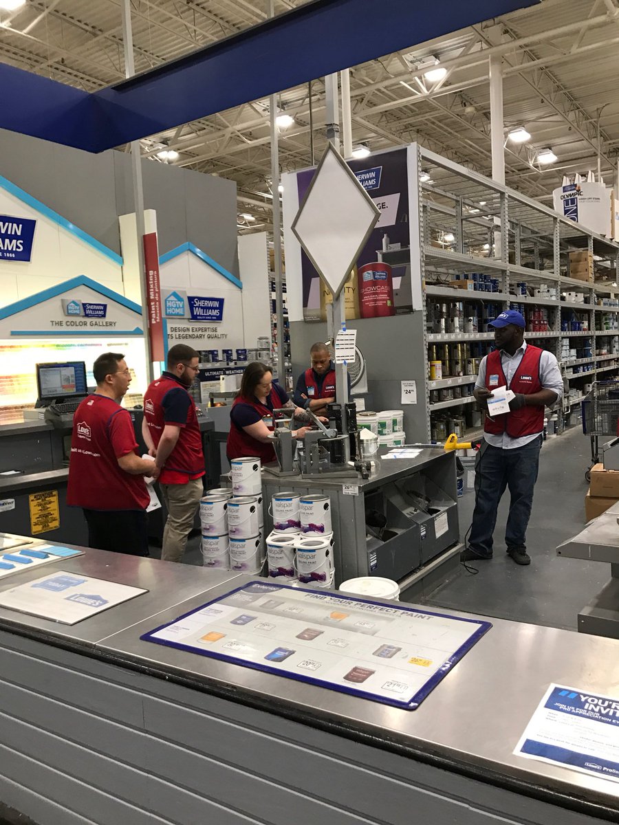 ericgreenlive's tweet photo. Cross training in Paint #piscatawayLowes #0692 #dayofDevelopment #loweshomeimprovement #loweslife @MelissaMcCambri @HahnDianne @church1230md https://t.co/tgFVCwChyu