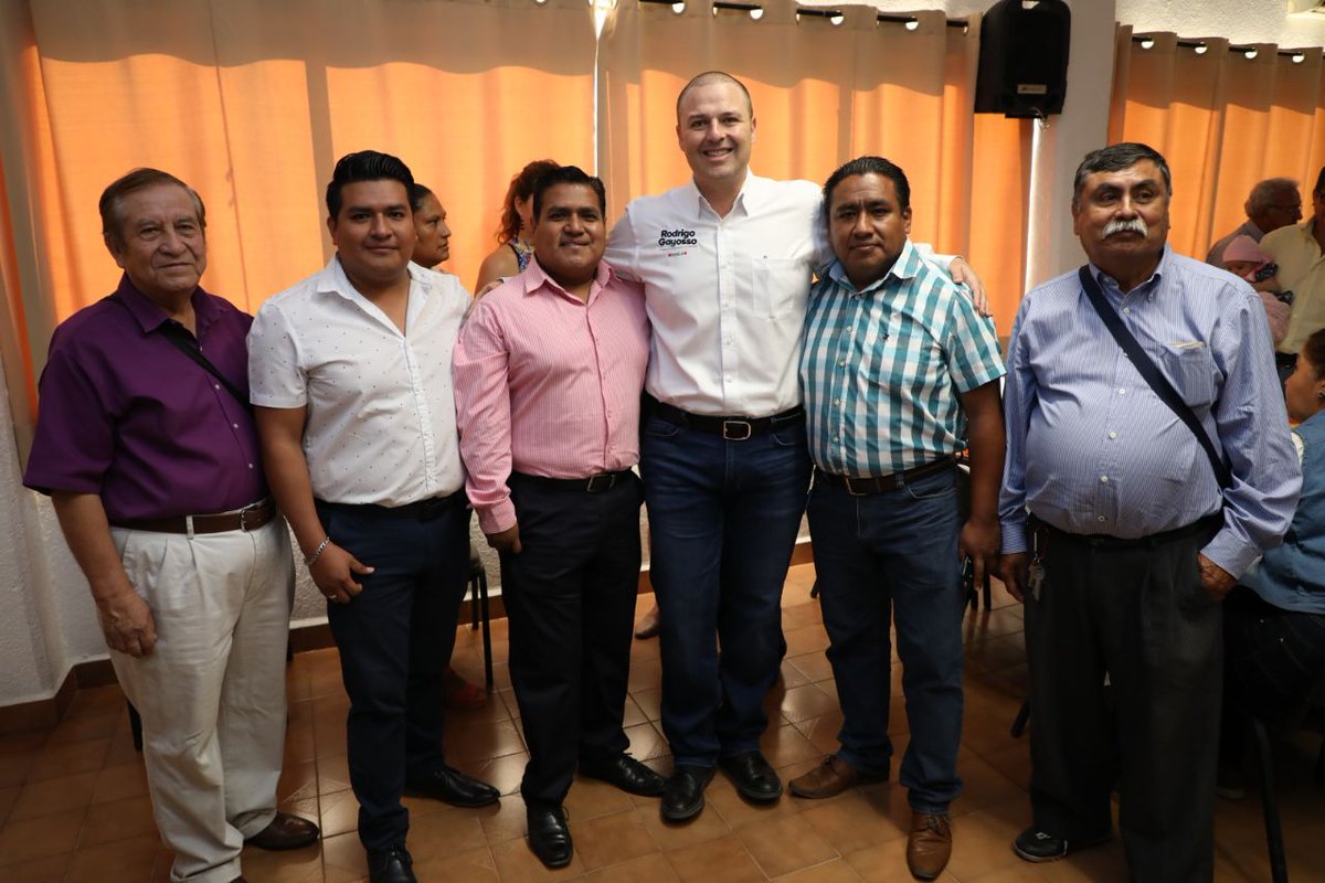 rodrigogayossoc's tweet photo. Cada día nuestro proyecto crece y se forlace, con la suma de Rircardo Arizmendi y liderazgos sociales, más fuertes y unidos vamos a seguir #TransformandoMorelos. https://t.co/OEF9thZJCc