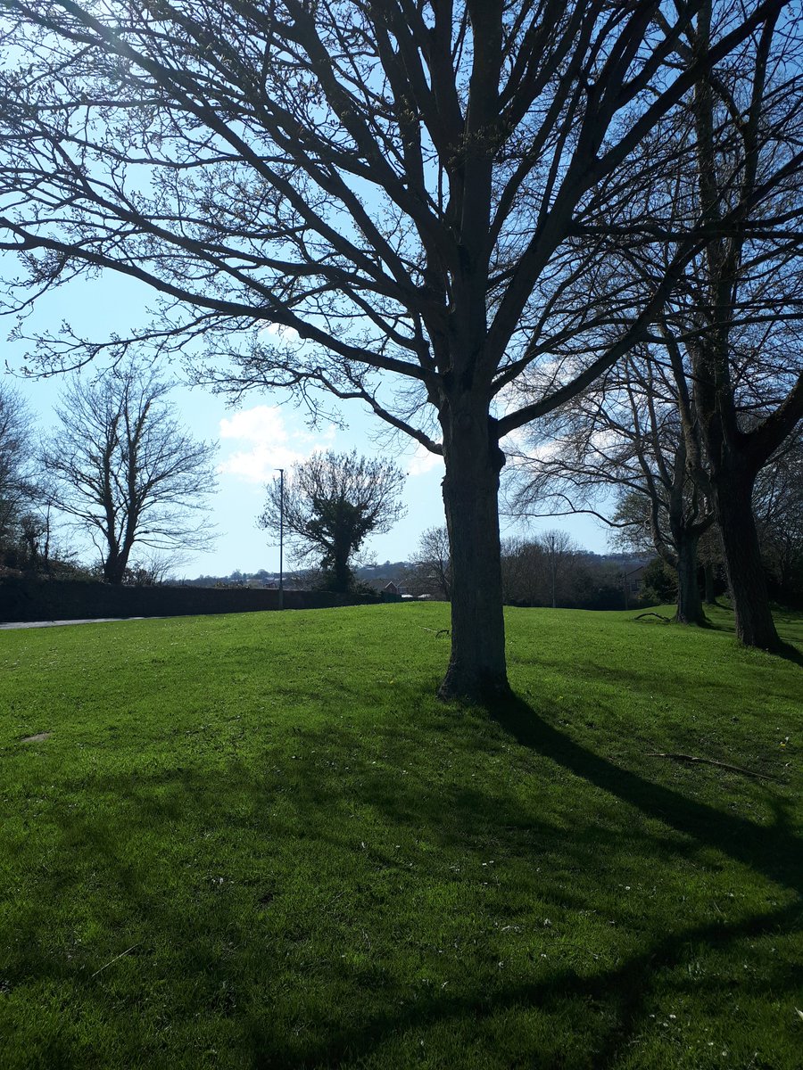 NWPWrexhamRural's tweet photo. Lovely foot patrol in the sun around #Bradley #Gwersyllt earlier #PCSOHannah #PCSOJames https://t.co/G1IaB8Qrna