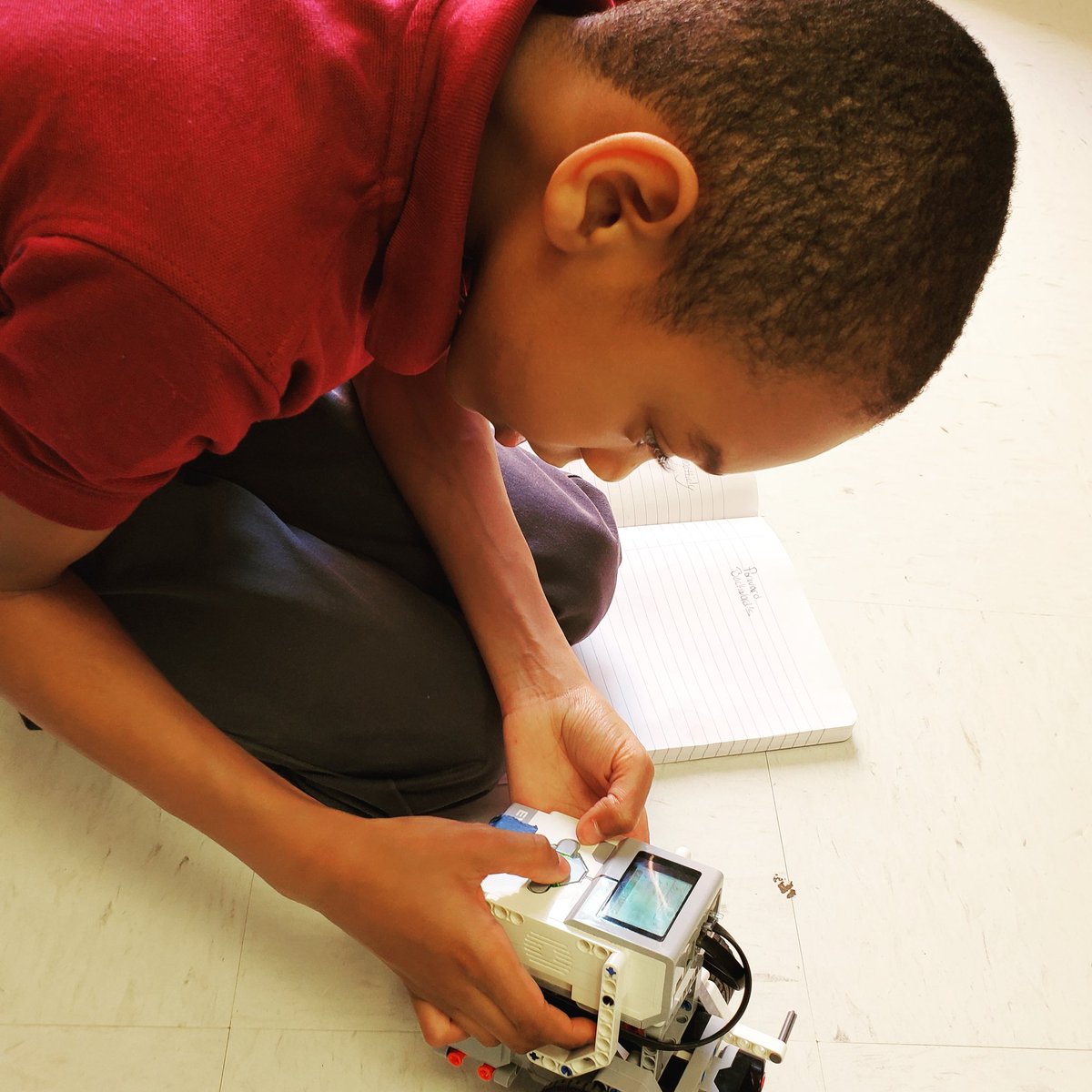 FuelSTEAM's tweet image. Engineers at WORK -- and PLAY! #FUELSTEAM #MAKESOMENOYES #EV3Robotics