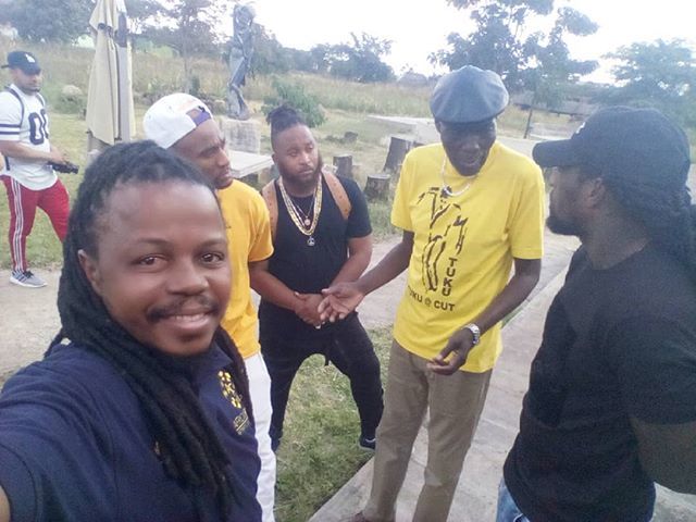 kwirirayi's tweet photo. Earlier at Pakare Paye, Tuku drops some wisdom on @gshytt, @sean2miles and Young. Next stop Bulawayo before the Falls #winner #champion @africanfireafmedia #africanfireaf #YourMediaManager #vibeisright🎶 https://t.co/TaNTC23H8w https://t.co/Pk9RTJFO0P