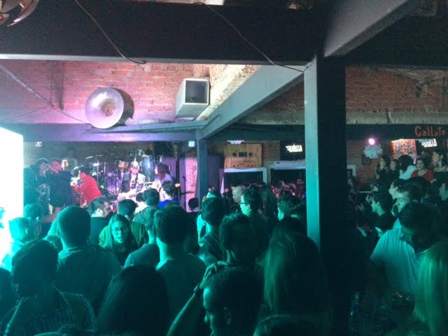 #Música La Quinta Bar fue escenario para que la banda d Puerto La Cruz <a href="/lostripland/">Tripland</a> lanzará su más reciente producción EFECTO CAMALEÓN -TRIPLAND reconstruyó ayer esos buenos momentos d la noche caraqueña llenado el salón d la Quinta destinado en sus inicios para las bandas rock