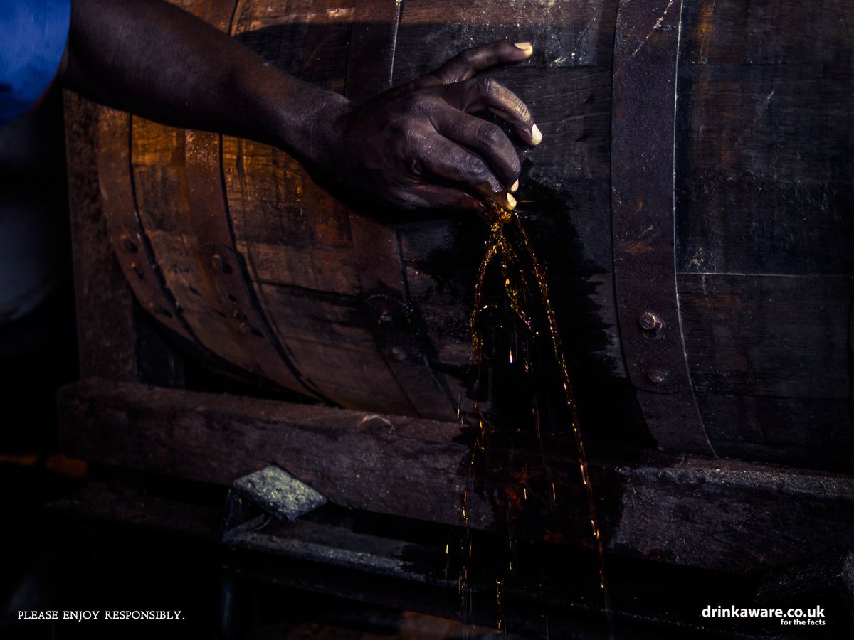 AppletonRumUK's tweet photo. Made by hand. Made by Jamaica. #AppletonEstate #Rum #MadeByJamaica #JamaicaRum #JamaicaRum #PassionandPride #CraftDistilling #BarrellAging #Distilling #Distillery #BarrellHouse https://t.co/k4VIDCSa9p